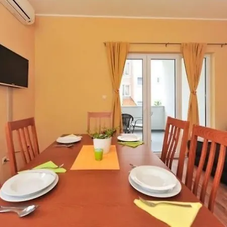 Studio Fur 6 Personen Ca 55 Qm In Srima, Dalmatien Norddalmatien - B60477 * Srima
