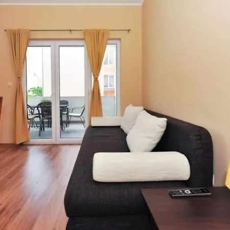 Studio Fur 6 Personen Ca 55 Qm In Srima, Dalmatien Norddalmatien - B60477 * Srima